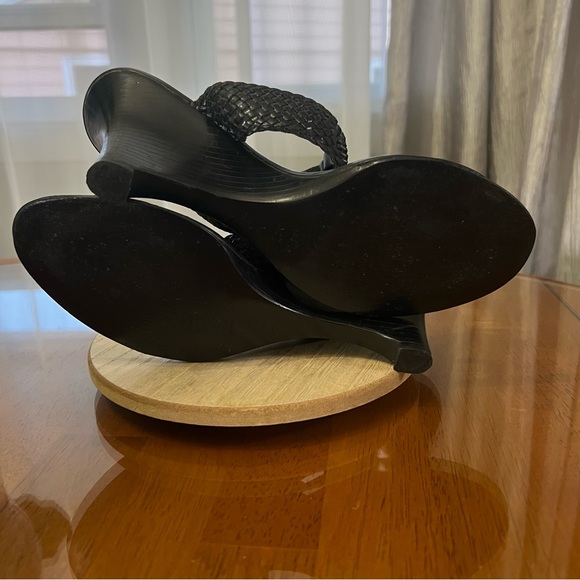 Lauren Ralph Lauren McKenna Wedge
Thong Sandals Black Leather Good Condition - Picture 10 of 11